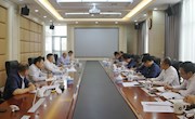 学校召开“十四五”规划和全会文件起草工作汇报会 