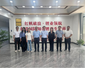 学校副校长邹建平率队赴新余市调研洽谈校地企合作